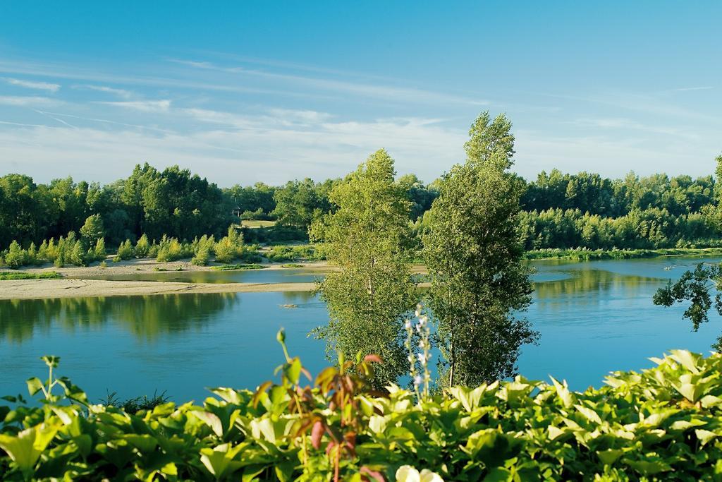 Hotel Les Hautes Roches Рошекорбон Экстерьер фото